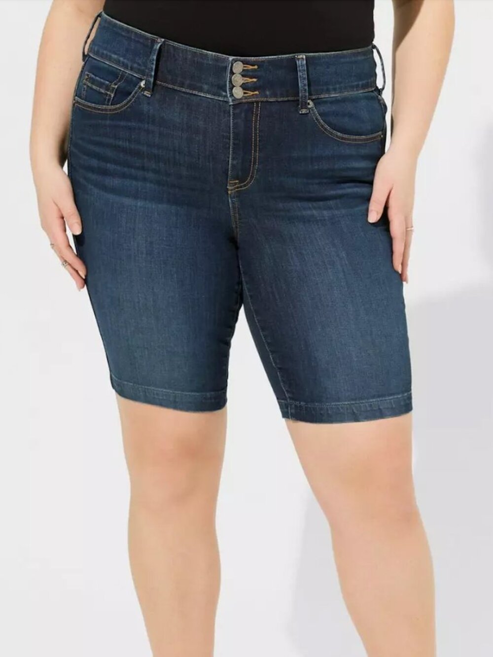 Like New Torrid 18R High Rise 11" Bermuda Dark Wash Super Soft Jegging Shorts